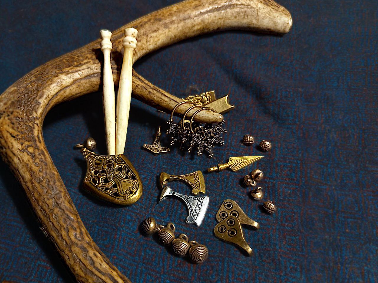 Jewelry & Accessories