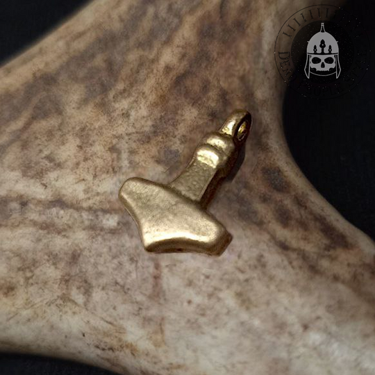 Pendant Thor's hammer (Scandinavia, IX-X c.)