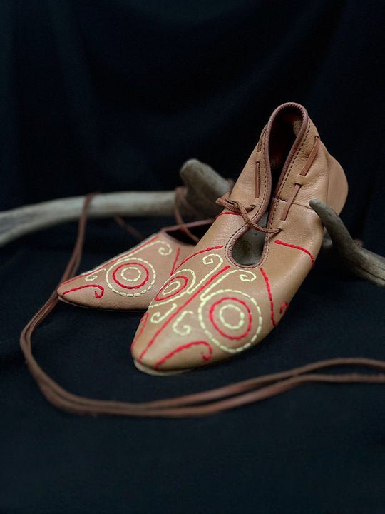 Light leather shoes with embroidery (Europe, 10th-11th century)