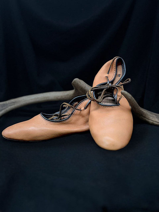 Light leather shoes (Europe, X-XI w.)